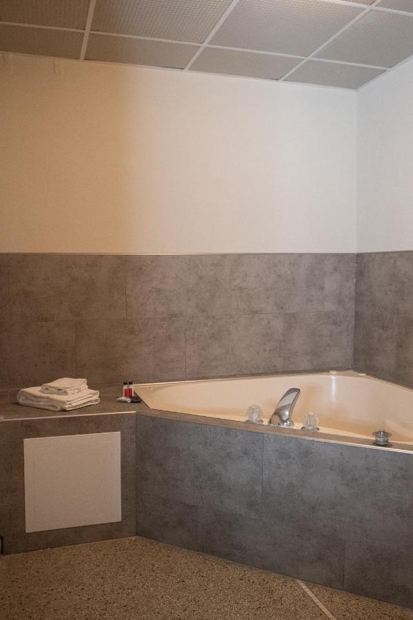 Hotel Chataura Dearborn Ngoại thất bức ảnh